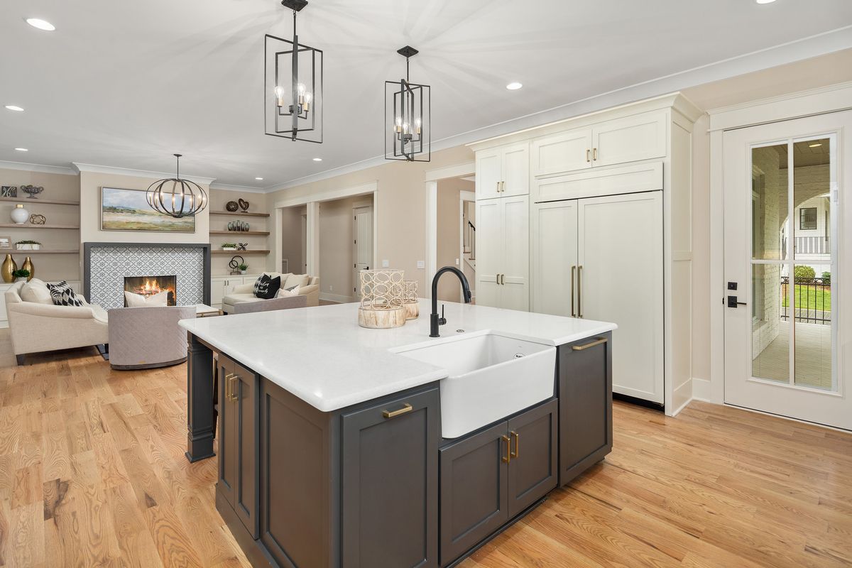 Charter Properties, LLC Turn to Charter Properties for all your real